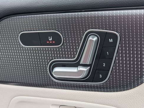 Used 2020 Mercedes-Benz GLB 250 4MATIC image 45