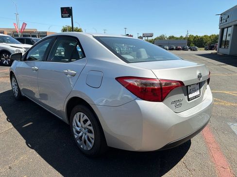 Used 2017 Toyota Corolla LE w/ Carpet Mat Package (TMS) FWD image 8