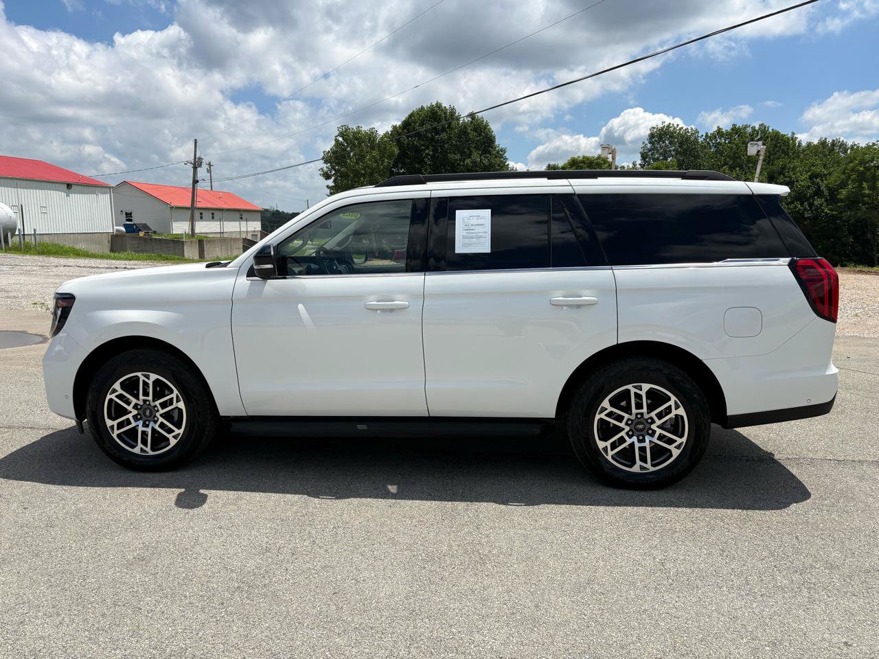 Used 2025 Ford Expedition Active AWD/4WD image 6