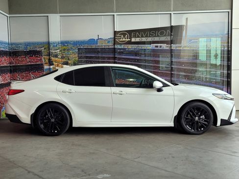 New 2025 Toyota Camry SE image 3