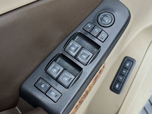 Used 2018 Chevrolet Tahoe Premier image 18