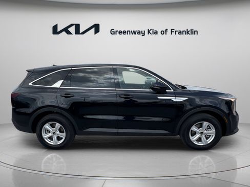 New 2026 Kia Sorento LX FWD image 8