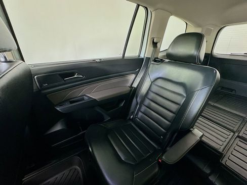 Used 2021 Volkswagen Atlas SEL Premium image 12