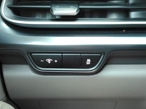 Used 2025 Kia Carnival FWD image 38