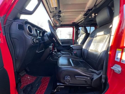 Used 2019 Jeep Wrangler Unlimited Sahara w/ Uconnect 4C Nav & Sound Group image 17