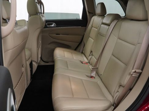 Certified 2020 Jeep Grand Cherokee Limited w/ Luxury Group II image 20