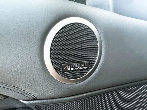 Used 2020 Land Rover Discovery HSE image 24