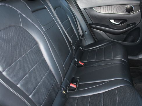 Used 2018 Mercedes-Benz GLC 300 4MATIC image 15