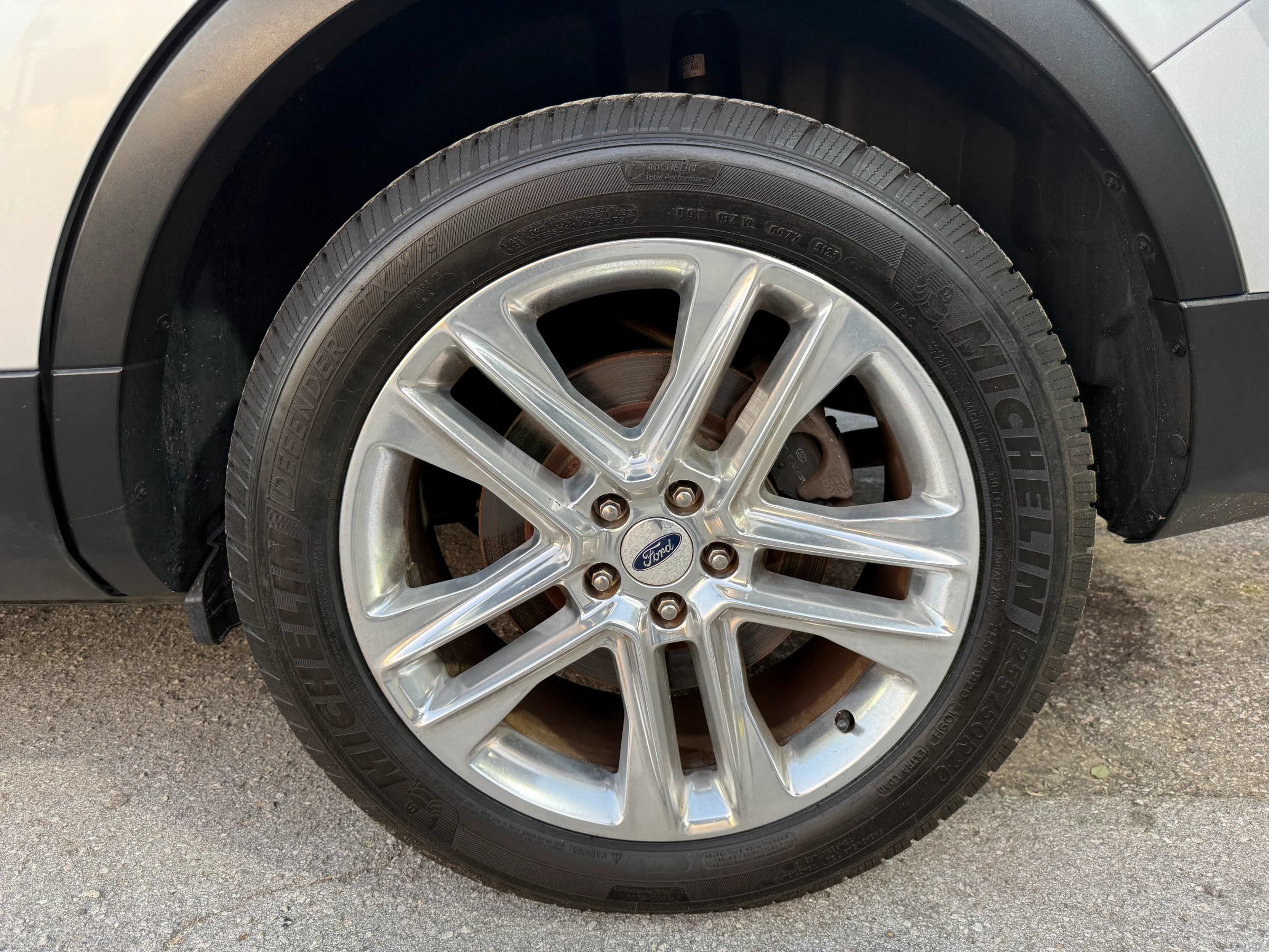 Used 2017 Ford Explorer XLT w/ Equipment Group 202A FWD image 19