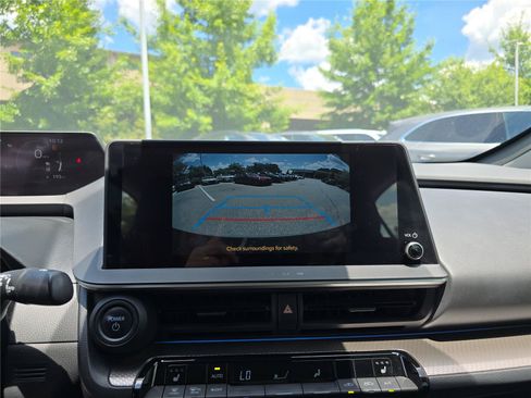 Used 2023 Toyota Prius XLE FWD image 27