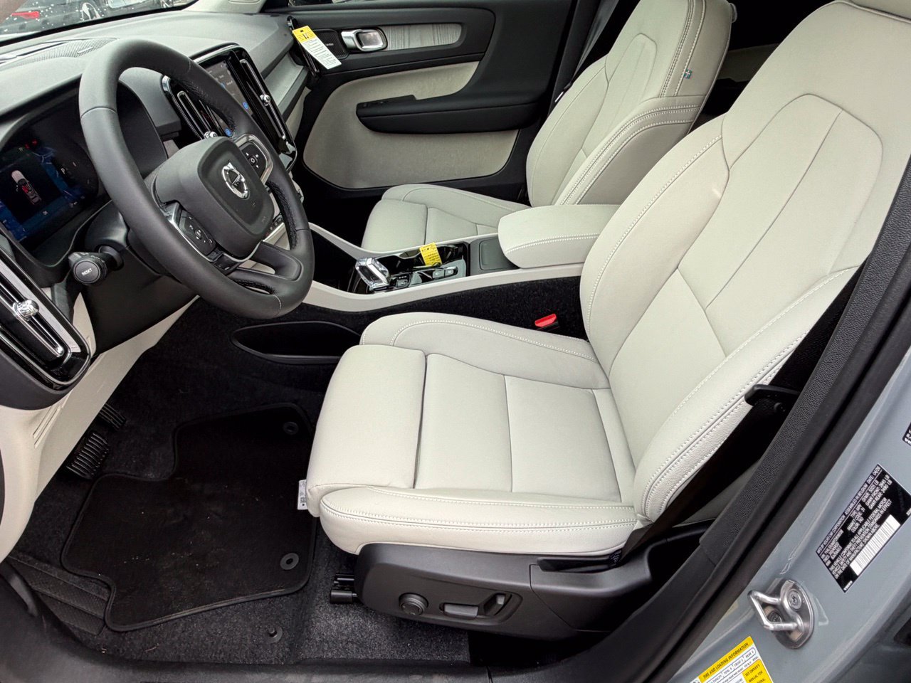 New 2026 Volvo XC40 B5 Ultra w/ Protection Package Premier AWD/4WD image 21