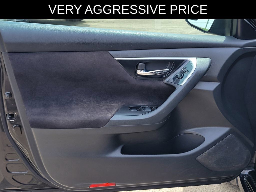 Used 2013 Nissan Altima 2.5 SV FWD image 16