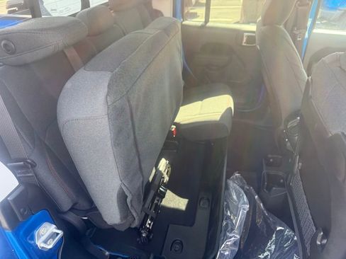 New 2026 Jeep Gladiator Rubicon w/ Whitecap Package AWD/4WD image 52