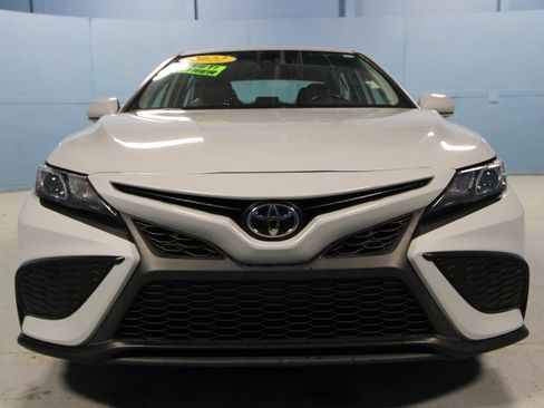 Used 2022 Toyota Camry SE w/ Convenience Package FWD image 23