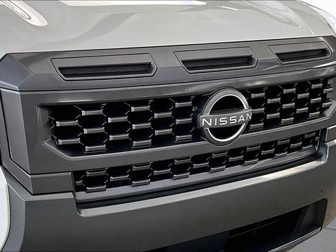 Certified 2025 Nissan Frontier SV RWD image 29
