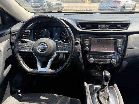 Used 2020 Nissan Rogue SV w/ Premium Package FWD image 14