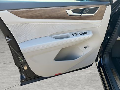 New 2026 Volkswagen Atlas SE image 29