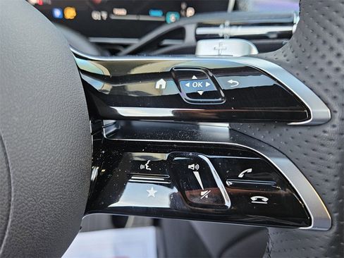 Used 2025 Mercedes-Benz GLC 300 4MATIC image 22