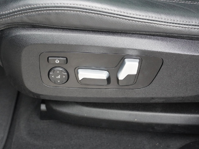 Used 2022 BMW X6 xDrive40i w/ M Sport Package AWD/4WD image 32