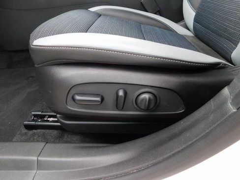 Used 2024 Buick Envista Preferred w/ Convenience I Package image 13