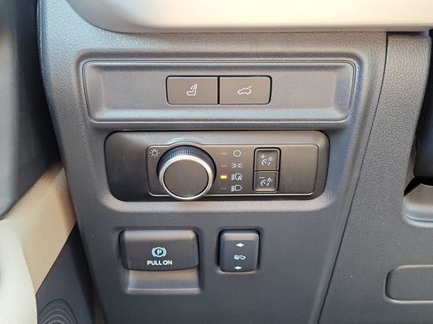 Used 2024 Ford Expedition XLT RWD image 28