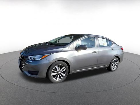 Used 2025 Nissan Versa SV FWD image 8