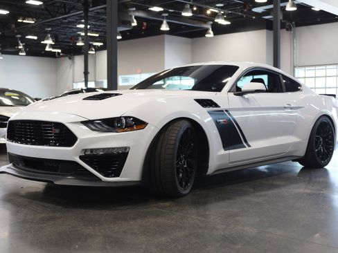 Used 2021 Ford Mustang GT Premium w/ GT Performance Package RWD image 3