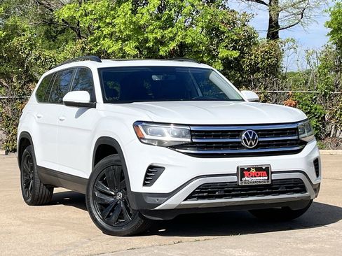 Used 2022 Volkswagen Atlas SE FWD image 2