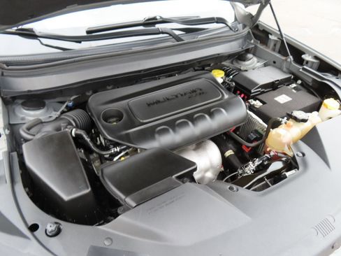 Used 2020 Jeep Cherokee Latitude Plus image 32