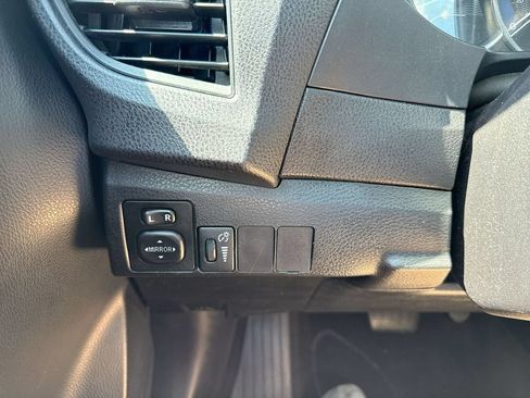 Used 2015 Toyota Corolla L FWD image 17