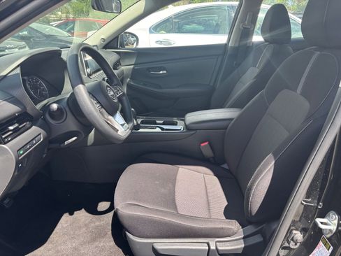 Used 2025 Nissan Sentra SV FWD image 23