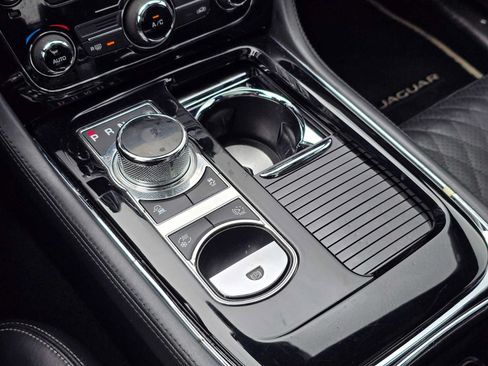 Used 2019 Jaguar XJ L Portfolio RWD image 26