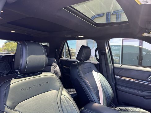 Used 2018 Ford Explorer Platinum AWD/4WD image 12