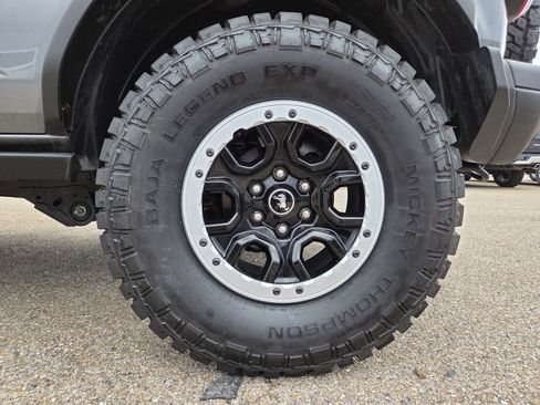 Used 2024 Ford Bronco Badlands AWD/4WD image 9