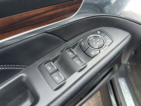 Used 2017 Ford Explorer Limited image 18