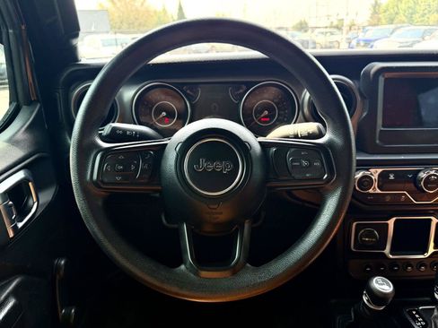 Used 2023 Jeep Gladiator Sport AWD/4WD image 19