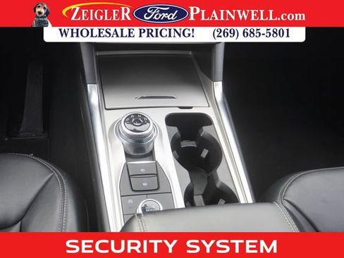 Used 2024 Ford Explorer XLT w/ Equipment Group 202A image 14