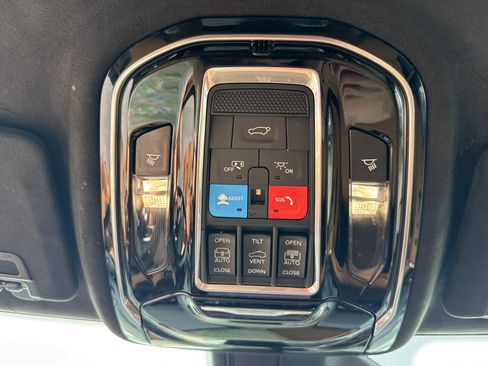 Used 2024 Jeep Grand Cherokee Summit AWD/4WD image 11