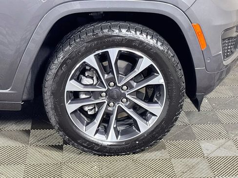 Used 2023 Jeep Grand Cherokee Overland w/ Advanced Protech Group III AWD/4WD image 24