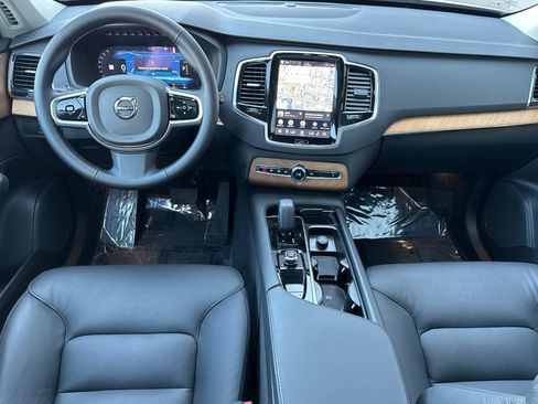 Used 2025 Volvo XC90 T8 Plus AWD/4WD image 14