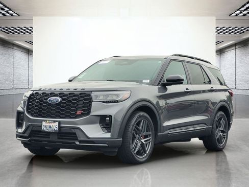 Used 2025 Ford Explorer ST AWD/4WD image 10