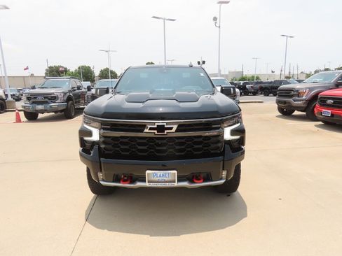 Used 2023 Chevrolet Silverado 1500 ZR2 w/ Technology Package AWD/4WD image 5