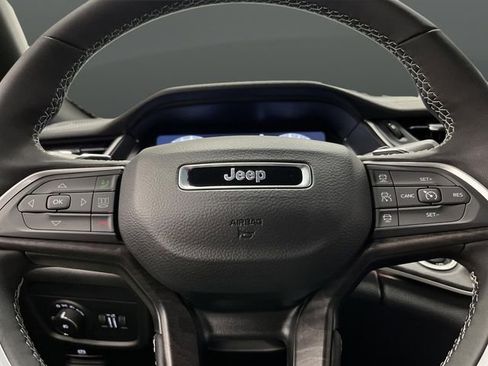 New 2025 Jeep Grand Cherokee L Limited w/ Luxury Tech Group II image 17