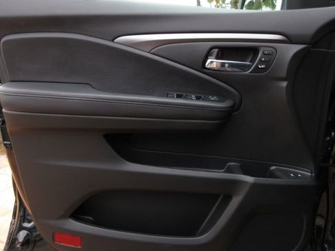 Used 2022 Honda Pilot Special Edition image 9