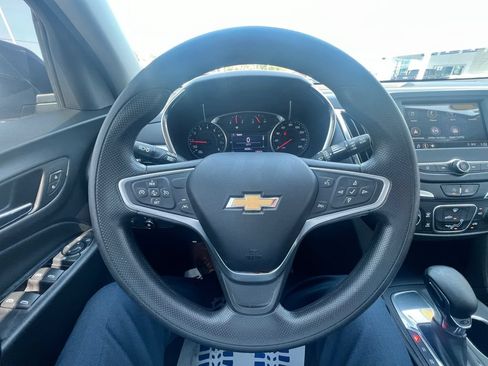 Used 2022 Chevrolet Equinox LT FWD image 17