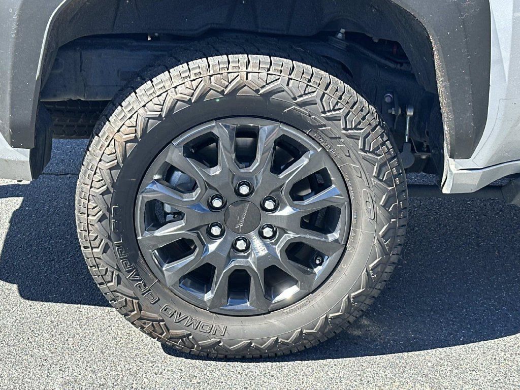 Used 2025 Toyota 4Runner SR5 RWD image 8