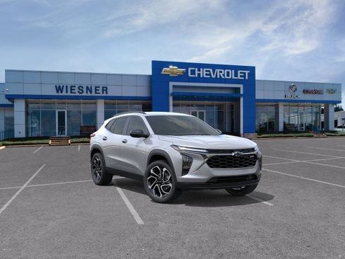 Used 2026 Chevrolet Trax RS w/ Driver Confidence Package FWD image 1