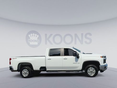Used 2025 Chevrolet Silverado 2500 LT w/ Convenience Package AWD/4WD image 4