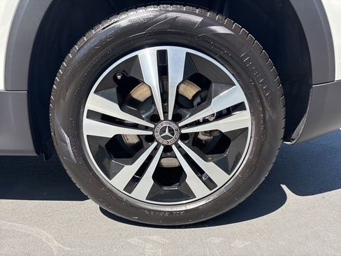 Used 2026 Mercedes-Benz GLB 250 image 7