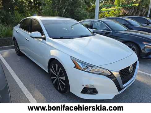 Used 2019 Nissan Altima 2.5 Platinum FWD image 1